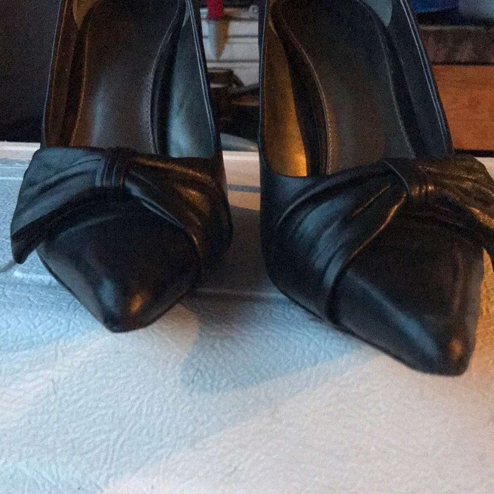 Pumps - Picture 3 of 3